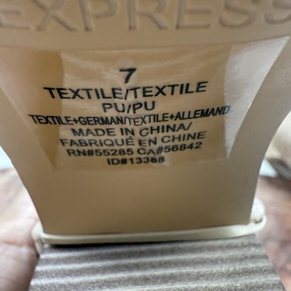 Express Shoes Womens Size 7 Block Heel Sandals Cutout Peep Toe Ankle Strap Dress - Picture 8 of 8